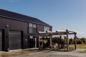 Fotografie z fotogalerie ubytování The Black Barn - Panoramic, Private & Luxury v destinaci Paroa