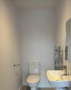 Ένα μπάνιο στο A spacious double room in a peaceful area