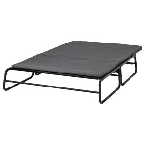 einem Bettrahmen mit einer Matratze darüber in der Unterkunft Acogedor Departamento en pleno centro de Antofagasta, hasta 4 personas, 1D 1B 1 sofá cama in Antofagasta