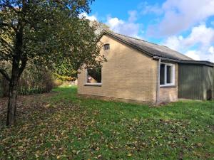 Budova, kde se farma nachází