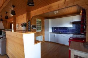 Afbeelding uit fotogalerij van Chalet Montis in Arni Alp