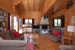 Afbeelding uit fotogalerij van Chalet Montis in Arni Alp