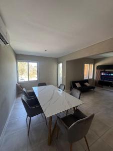 Posezení v ubytování Departamento equipado en Los Cardales