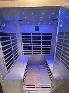 Ένα ή περισσότερα κρεβάτια σε δωμάτιο στο Dream Spa Jacuzzi&Sauna