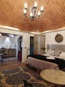 Et opholdsområde på Elegant & Stylish in the Downtown