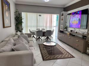 Et opholdsområde på Yassine home + 13 billeder