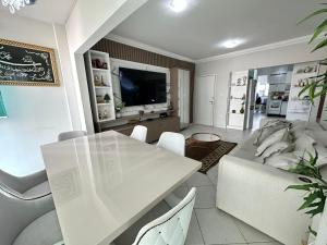 Et tv og/eller underholdning på Yassine home