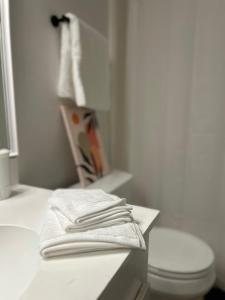 Koupelna v ubytování Pet-Friendly, Fully Fenced and Fully Furnished 3BR Home + 37 fotografií