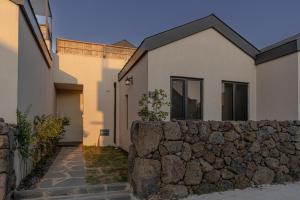 Budova, kde se prázdninový dům nachází