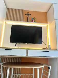 Μια τηλεόραση ή/και κέντρο ψυχαγωγίας στο Condo Stay Cebu City