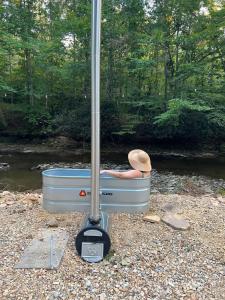 Ảnh trong thư viện ảnh của Lovely Bell Tent with Spacious Interior Great for Small Groups in Pennsylvania ở Smithfield