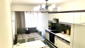 Η κουζίνα ή μικρή κουζίνα στο Транзит Сервис 1 Аэропорт- Кишинёв +33 φωτογραφίες