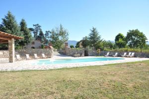 สระว่ายน้ำที่อยู่ใกล้ ๆ หรือใน Mugello Vacanze Appartamenti Indipendenti