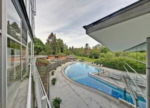 Bazén v ubytování Santé Royale Hotel- & Gesundheitsresort Bad Brambach nebo v jeho okolí