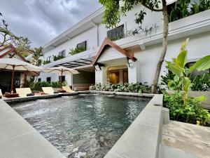 Bazén v ubytování The Tree - Adults only nebo v jeho okolí