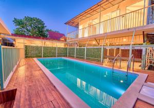 Bazén v ubytování Kayal Cove Resort by VOYE HOMES nebo v jeho okolí