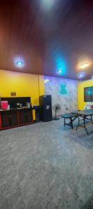 Kuchyň nebo kuchyňský kout v ubytování Lolo's Staycation