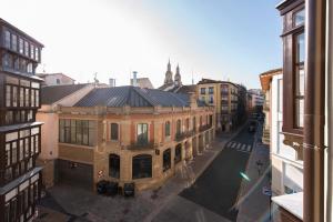 Γενική άποψη της πόλης Λογκρόνο ή θέα της πόλης από  αυτό το διαμέρισμα