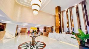 プノンペンにあるMidland Hotelの建物中央のロビー
