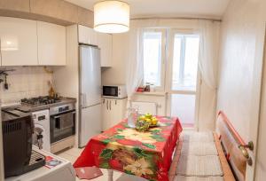 Kuchyň nebo kuchyňský kout v ubytování Двухместная комната общая ванная, Double Room Shared Bathroom