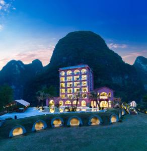 En generel udsigt til bjerge eller udsigt til bjerge taget fra hotellet