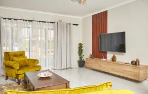 Μια τηλεόραση ή/και κέντρο ψυχαγωγίας στο Mawi Homes