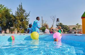 Πισίνα στο ή κοντά στο Mawi Homes