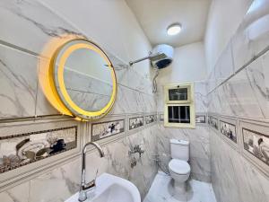 Ένα μπάνιο στο Moonlight Homes Tahrir Square +17 φωτογραφίες