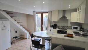 Η κουζίνα ή μικρή κουζίνα στο maisonnette de Bon-Repos