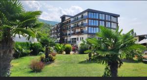 En have udenfor O&S Luxury Apartment by the Ohrid lake