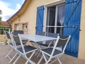 Μπαλκόνι ή βεράντα στο Maison individuelle pour vacances ou travail à 3 min du pal, 5 min Dompierre sur besbre, 20 min de moulins,tout confort, prêt à vous accueillir
