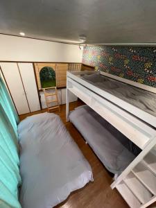 - une chambre avec des lits superposés et un oreiller dans l'établissement Rio Grande - Vacation STAY 24026v, à Higashiizu 56 autres photos