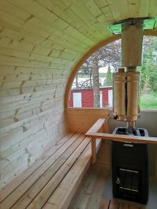 Η κουζίνα ή μικρή κουζίνα στο Aurora Lakeside Cabin Altajärvi