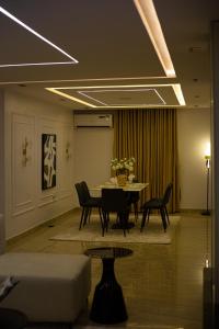 Χώρος καθιστικού στο Luxury 3 bedroom duplex with private cinema