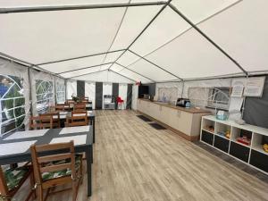 Η κουζίνα ή μικρή κουζίνα στο Apartamenty Południowa