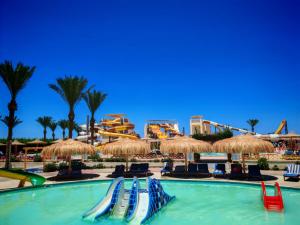Πισίνα στο ή κοντά στο Nubia Aqua Beach Twin Room in Hurghada