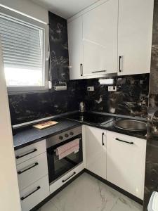 Kuchyň nebo kuchyňský kout v ubytování Stan na dan - zvijezda Danica Kozarska Dubica + 2 fotografie