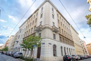 Tòa nhà nơi căn hộ tọa lạc