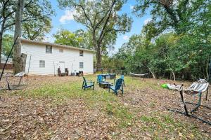 Κήπος έξω από το Game Day Ready! 2 King Beds Near UGA & DT