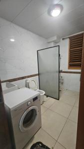 Φωτογραφία από το άλμπουμ του Nice Three Bedroom Apartment in Martintar Nadi στο Νάντι