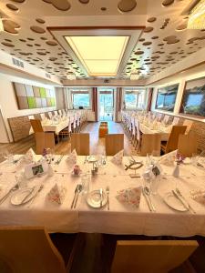 Χώρος καθιστικού στο Restaurant - Café - Pension HASSLER