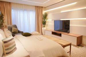 Μια τηλεόραση ή/και κέντρο ψυχαγωγίας στο Velvet Residence