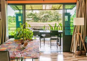 Κήπος έξω από το Wood U Need Home