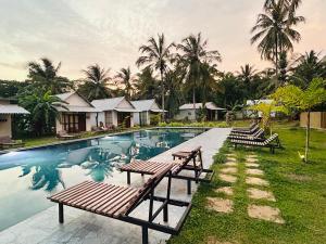 Bazén v ubytování Sky View Cottage nebo v jeho okolí + 25 fotografií