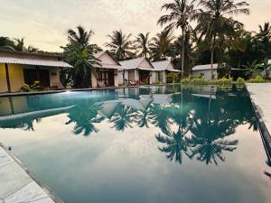 Bazén v ubytování Sky View Cottage nebo v jeho okolí