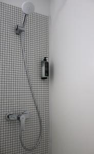 Koupelna v ubytování ibis budget Lorient Hennebont