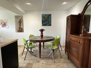 Χώρος καθιστικού στο Gîte La Glycine