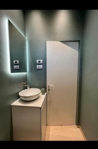 Ένα μπάνιο στο Forte Luxury Apartment