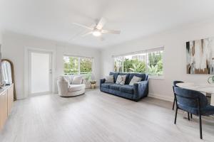 Χώρος καθιστικού στο Luxury Boca Stay - Pool, Hot Tub & Intracoastal +41 φωτογραφίες