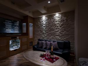 Posezení v ubytování ホテル フェスタ 横須賀